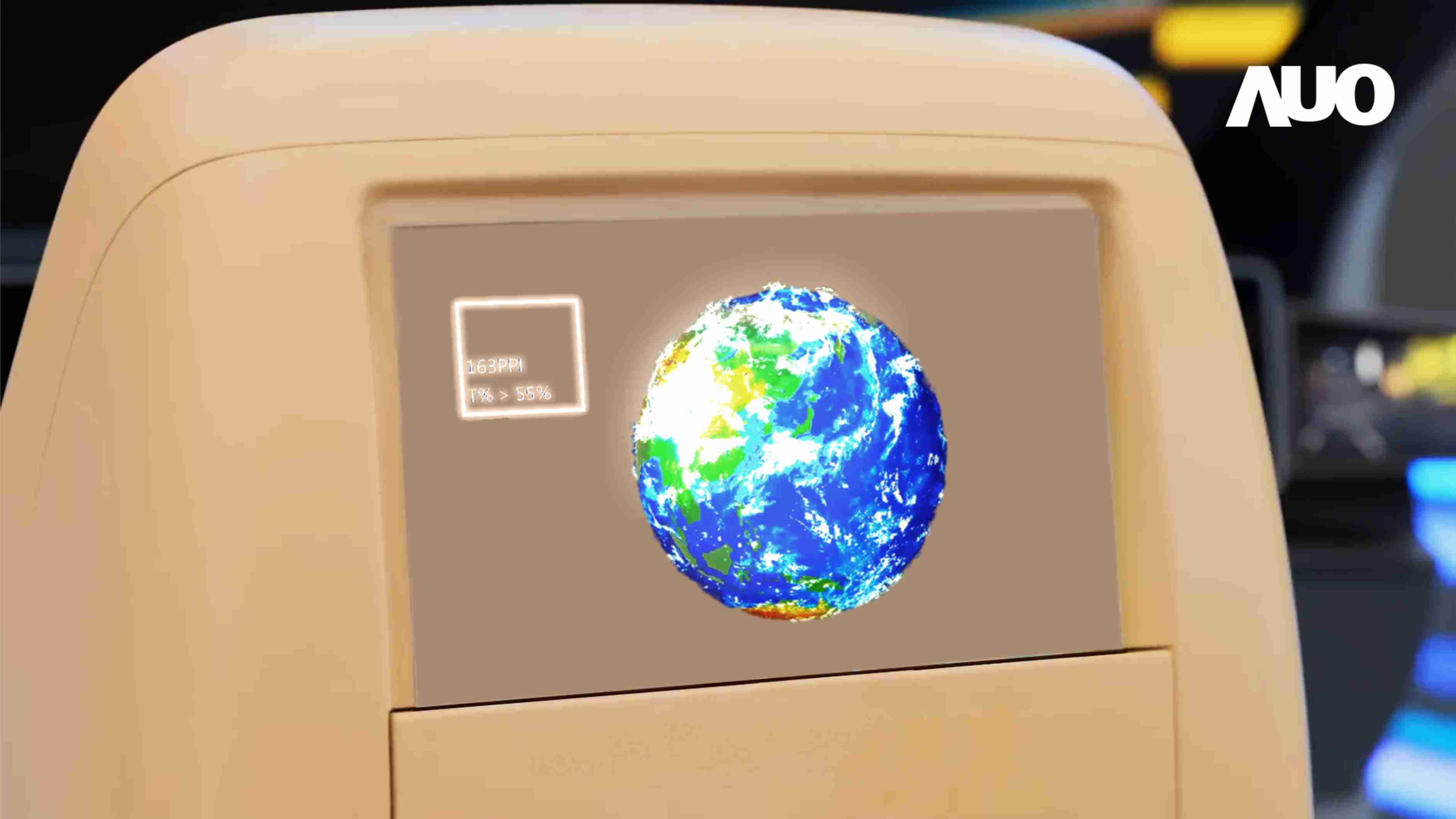 尊时凯龙突破设计与制程挑战，，，推出全球最高分辨率163ppi的13.5吋透明Micro LED面板，，，并积极布局智能车市场，，，以期拓展透明显示应用的可能性